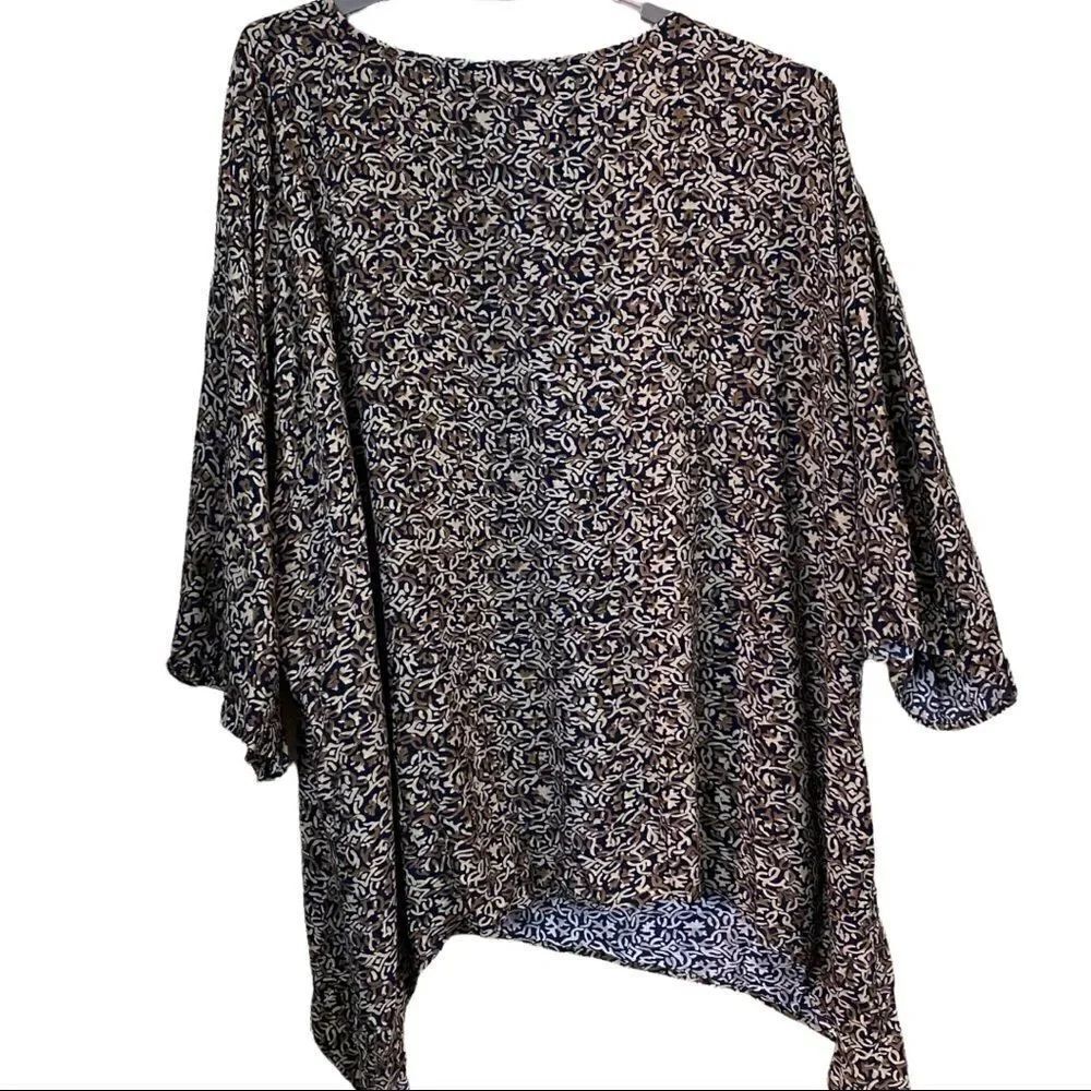 Anthony Original Graphic Asymmetrical Blouse Size 3X - Picture 2 of 7